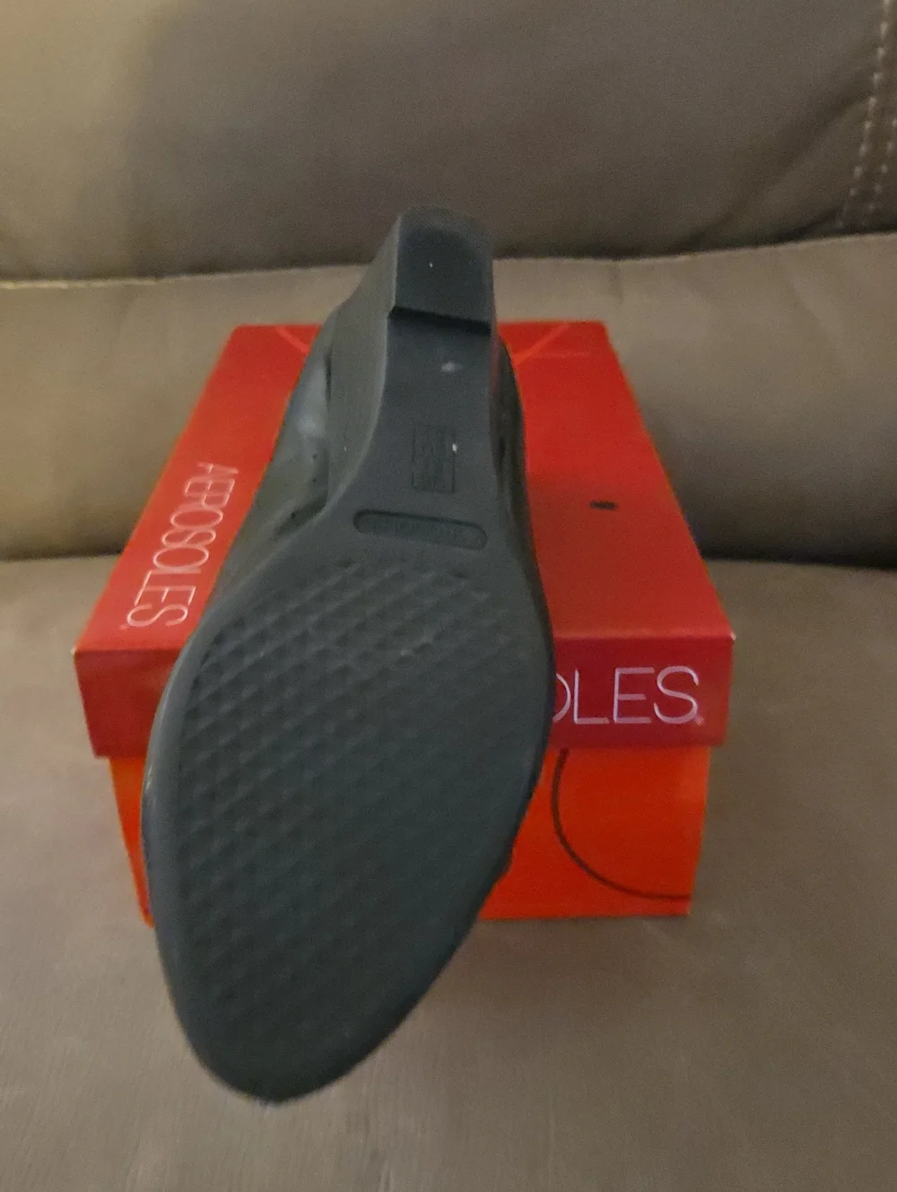 AEROSOLES smooth black